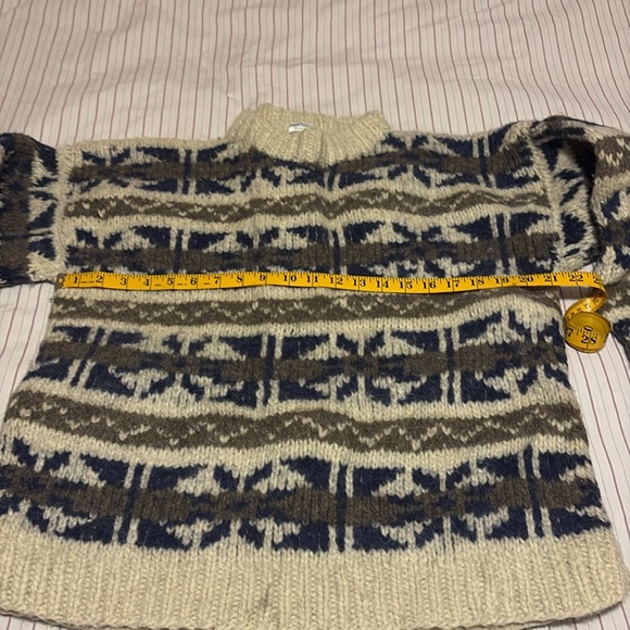 Vintage 100% wool chunky knit sweater - Picture 7 of 9